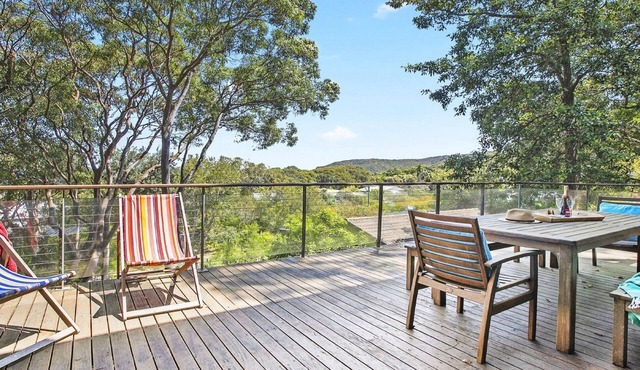 Nestled among the Trees with Beach Views, easy walk to Bouddi National Park
