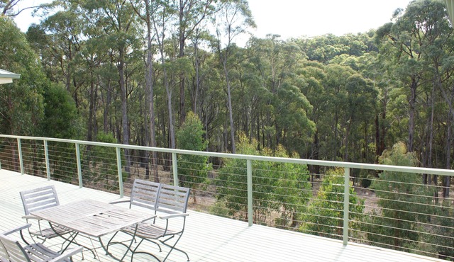 Nestled amongst the Wombat State Forest & beautiful bush surrounds