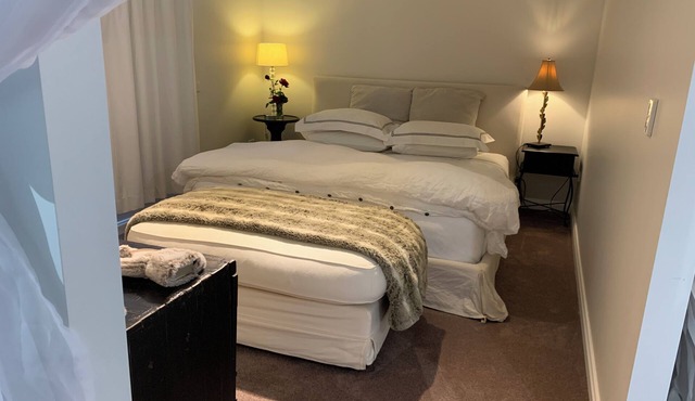 Nestled at the Base of Toowoomba Range …A beautiful comfortable rural cottage .