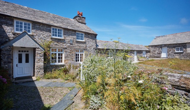 Nestled down just off the South West coast path, The North Wing of this beautiful old farmhouse is t