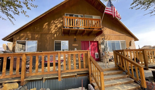 Nestled in nature with views of the Alabama Hills, Sierras and Inyo Mountains