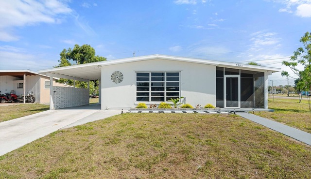 Nestled in North Port. Updated 2 Bed/1 Bath.