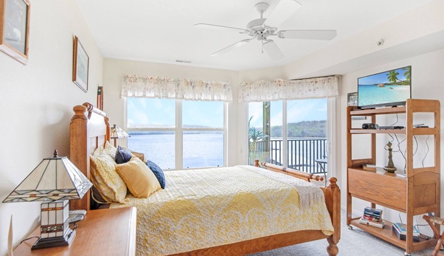 Nestled In State Park - Views, Trails, Beaches & Pool!