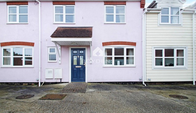 Nestled in the heart of Frinton on Sea is this terraced mews cottage offering open plan living