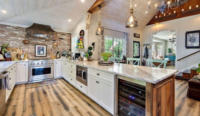 🌲Nestled in the Mountains 4 bd 3 bath home 🌲