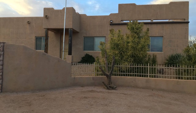 Nestled in the Superstition Mountains! Amazing views!