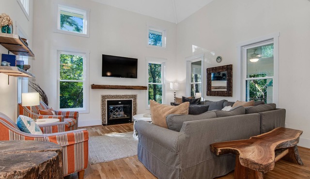 Nestled in the Maritime Forest with separate crofter; 3 golf carts; access to BHI Club