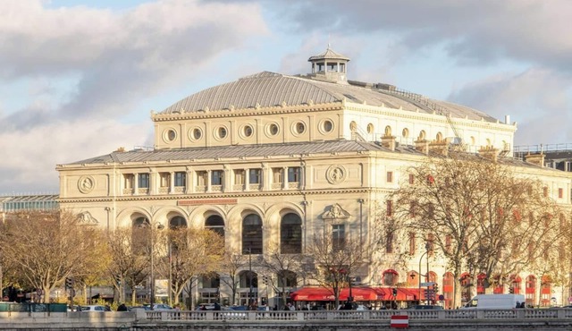 NESTLED IN THE VIBRANT AND HISTORIC NEIGHBORHOOD OF RUE SAINT BON–MARAIS- 2 BEDS