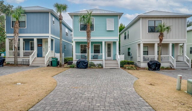 Nestled near beach-newly updated-community pool-near shops, restaurants & cafes.