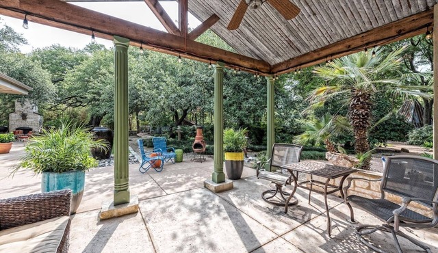 Nestled next to one of the nation’s largest inner-city parks,The Cottate in Cameron Park