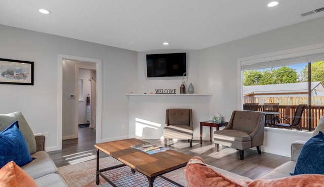 Nestled Up Against the Boise Foothills Enjoy Sunset Neighborhood & Make Memories with the WHOLE FAM!