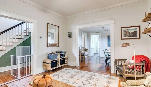 Nestled Victorian Historic Area