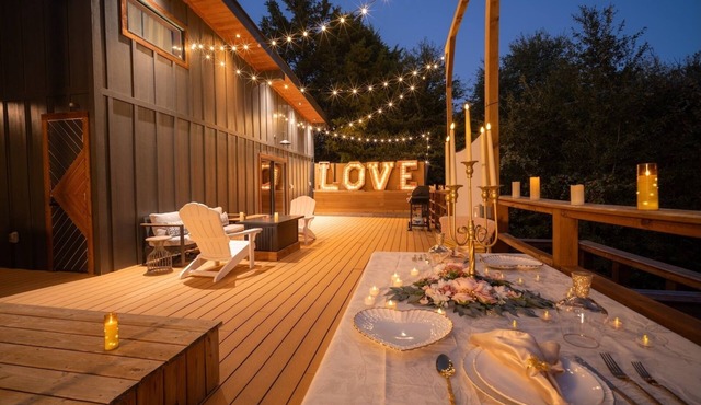 NestScape–-Stargaze from Bed + Outdoor Tub & Movie