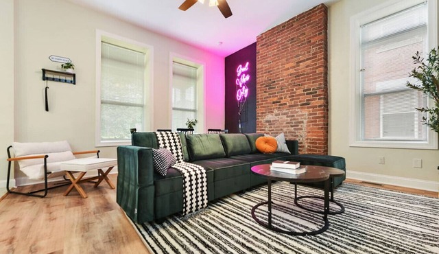Netflix+BBQ+9Bedrooms With Parking Near Bakery Sq.