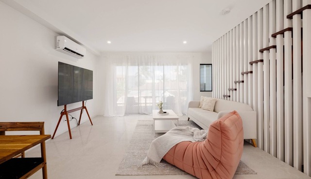 Netflix, Brand new 4BR,Fast NBN,AC, Free Parking