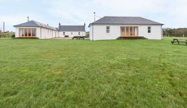 NETHER STRAVANNAN SOUTH, pet friendly in Rothesay, Isle Of Bute