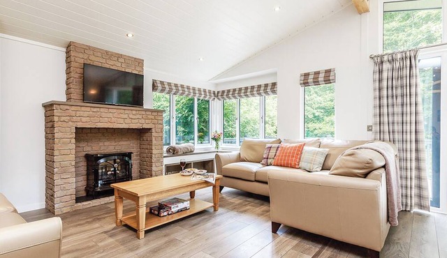 Netherfield Watersedge Lodge