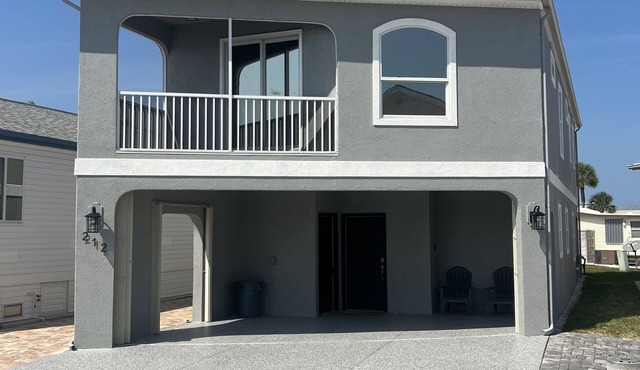 Nettles Island Living ~ Escape to 'Sea Breeze Beach House"