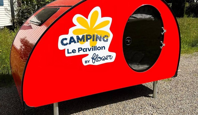 NEU/Gemütliches Mobil Atypisches m² (1 Schlafzimmer - 2 Personen) (ohne Sanitäranlagen) + Markise + Stühle + Grill 2 Personen