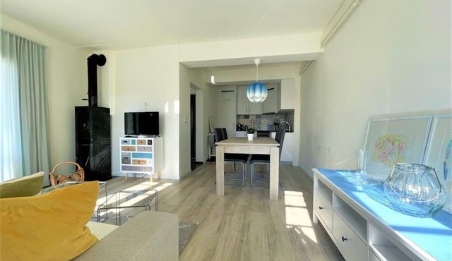 Neue, helle Wohnung auf einem Landgut nähe Schloss