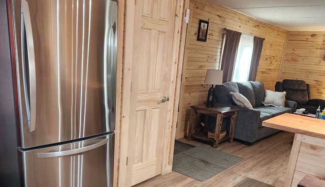 NEVER JUDGE A BOOK BY IT'S COVER!n.2 bedroom mobile home in Carey with AC, WiFi