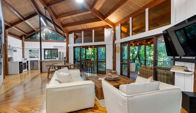 Neverland- The Stoney Creek Treehouse