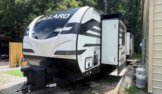 New 1 Bed RV in Conyers on a Hydroponic Farm