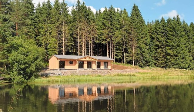New 10/12-seater chalet in the heart of nature, panoramic lake view
