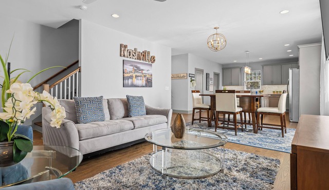 NEW! 10 min to Broadway! Welcome to Waverly Whimsy