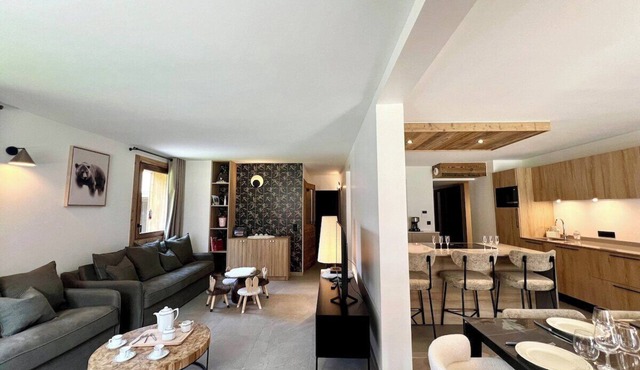 New 10p Apt | Ski-in/out & Central