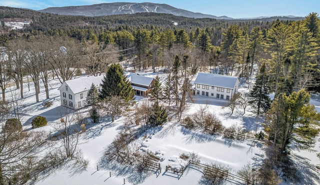 NEW- 12BR Vermont Retreat – Sleeps 19, Trails on Property, Mountains Just 15 Min