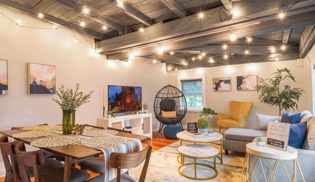 *New 1710 Historic 2BR |Downtown+Salem|Hocus Pocus