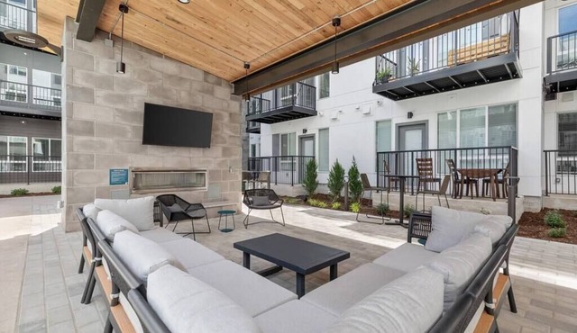 New 1B1B Apartment Steps From Top Hospital