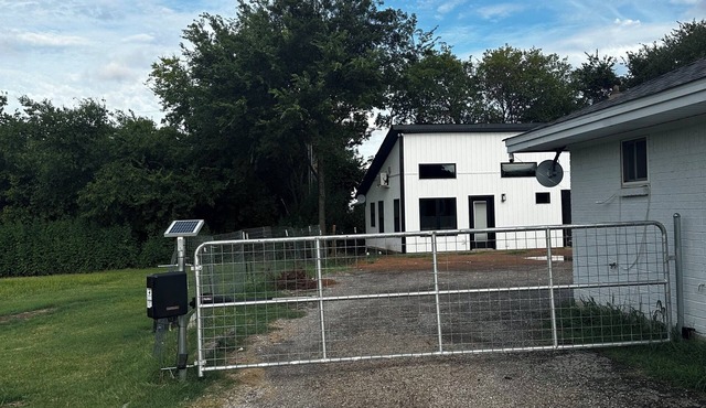 New 1B1B on 3 acres in Crowley, TX. Suburban tranquility, urban accessibility.
