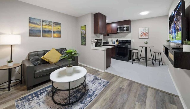 New 1BD Apartment Near Ferndale