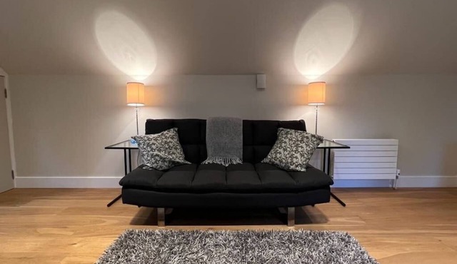 NEW 1BD Contemporary Flat Upper Dunblane