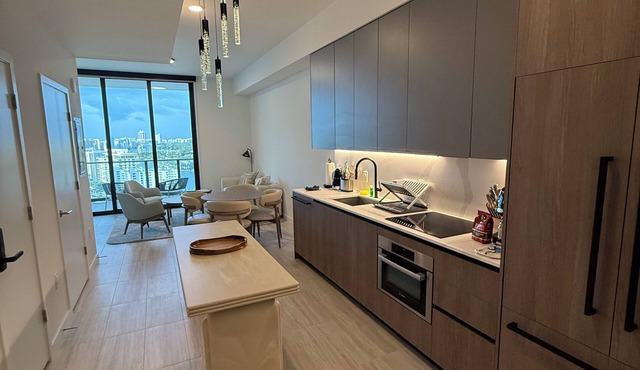 New 1Bed 2bath 20th floor amazing views