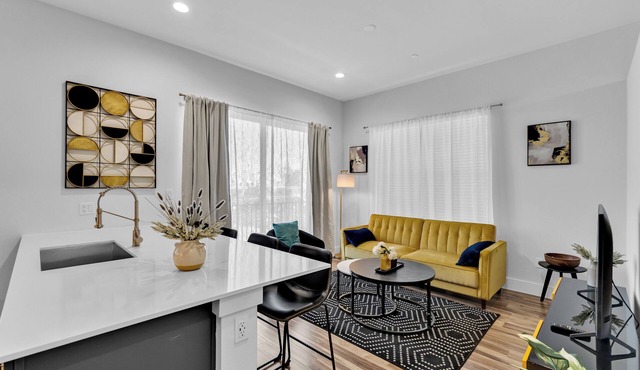 New 1BR at Heart of Oaklawn | EV Charger