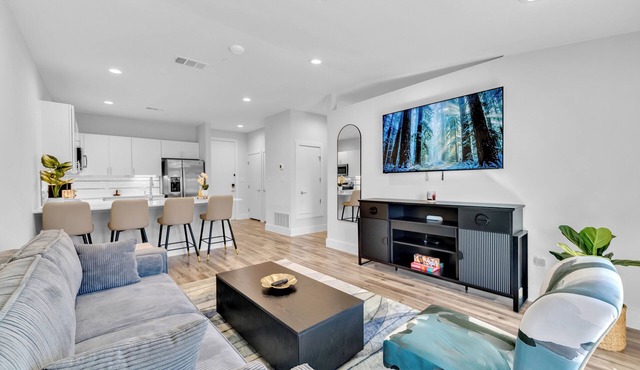 New 1BR at Heart of Oaklawn Near Uptown Med District-EV Charger
