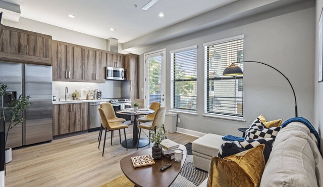 NEW 1BR w/Games, Netflix, Pool, Gym & Rooftop