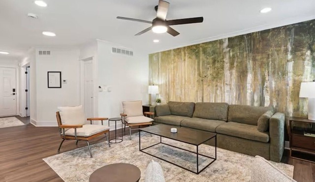 NEW 1mi DT Hot tub FirePit Game Room