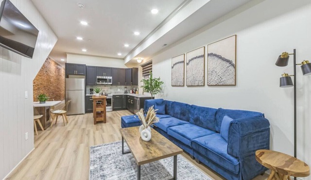 New 2/2 Across from Fairmount Park | 10 Mins to DT