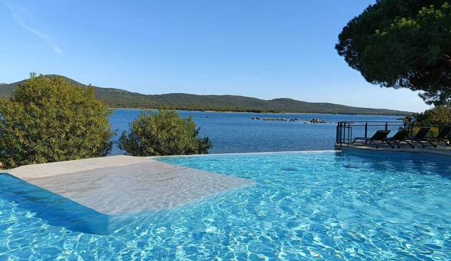 New 2-4 pers apartment with loggia -Heated pool- seaside- near Bonifacio