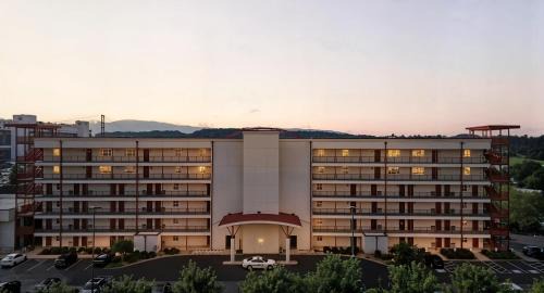 New 2 Bed 2 Bath Condo with Pool at BMS