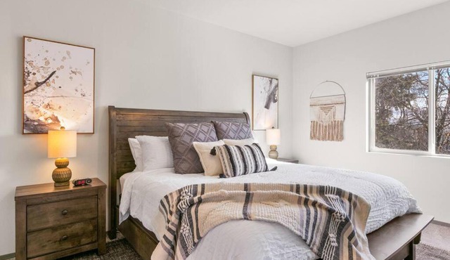 New 2 Bed 2 Bath Near Perry Dist and DT