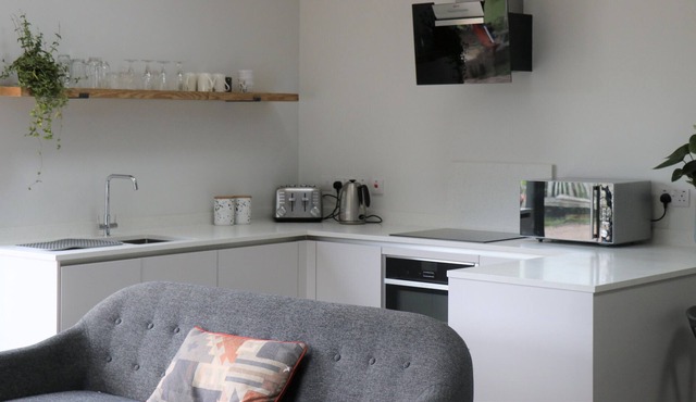 New 2 bed detached Cottage near Salisbury set in the country side