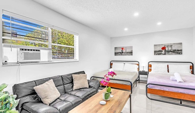 NEW 2 Bed Studio close to Beach & Casino HA04