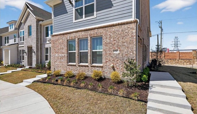 New 2-bedroom townhome in NRH near DFW/FIFA/ATT Stadium/Fort Worth
