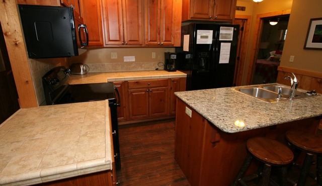 New 2 Bedroom/2 Bathrooms/Jacuzzi Tub