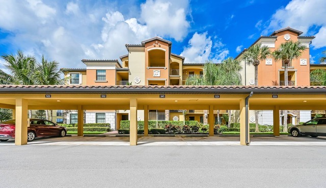 New 2 Bedroom 2 Bath Bonita National Condo. Top Floor Corner Unit, Amazing Views